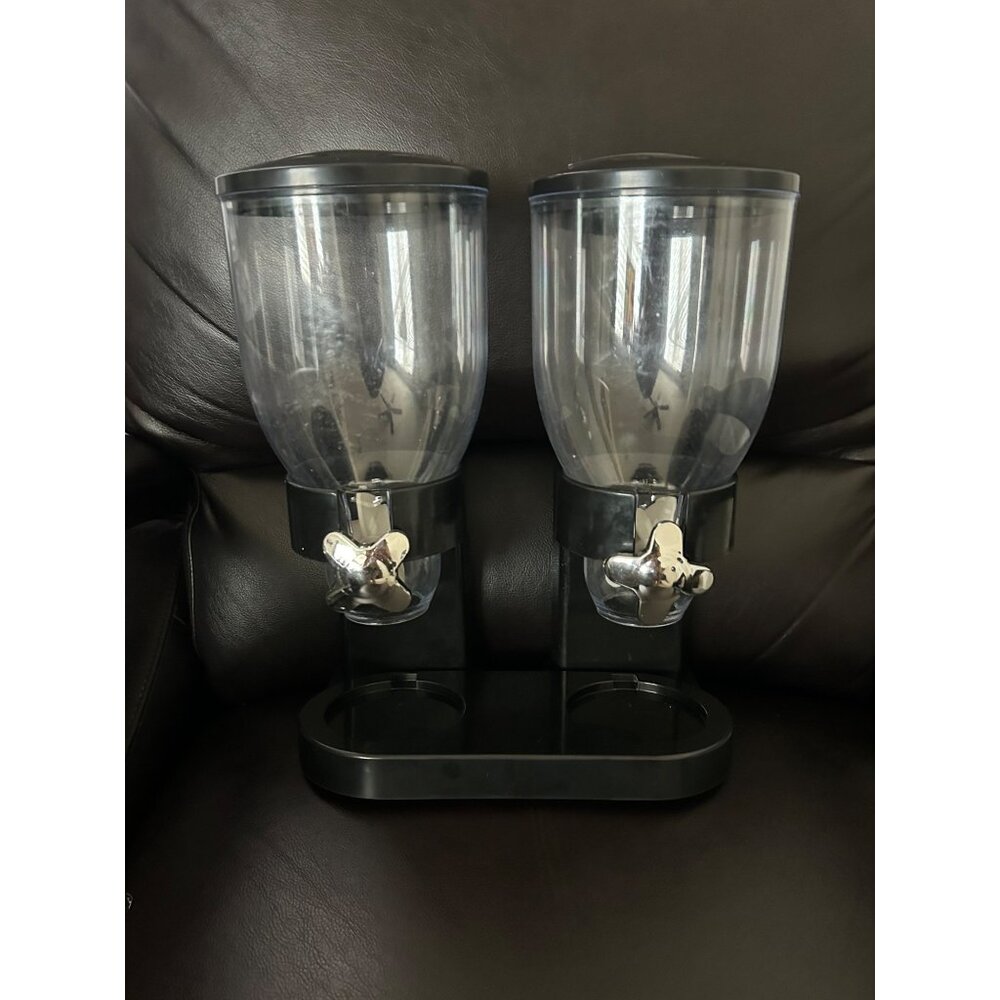 Airtight Dry Food Dispenser - Picture 3 of 11